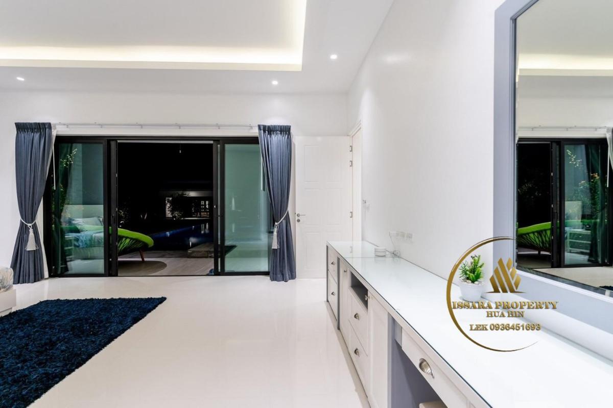 Luxury 4 Bedrooms Pool Villa For Sale At The Clouds Hua Hin – Cha-Am