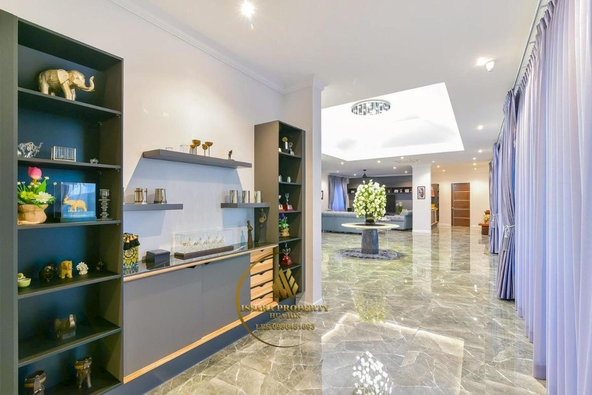 Large Land And Luxury Modern Pool Villa At Hua Hin – Tab Tai For Sale