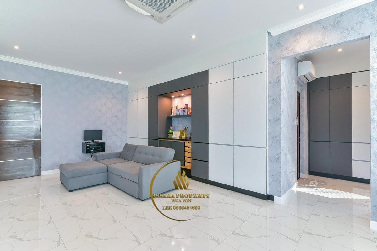 Large Land And Luxury Modern Pool Villa At Hua Hin – Tab Tai For Sale