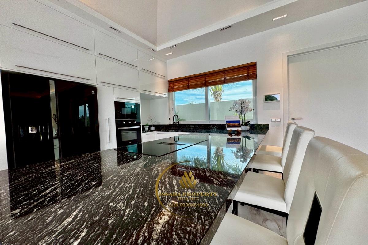 Quality Pool Villa Near Black Mountain Golf Course For Sale