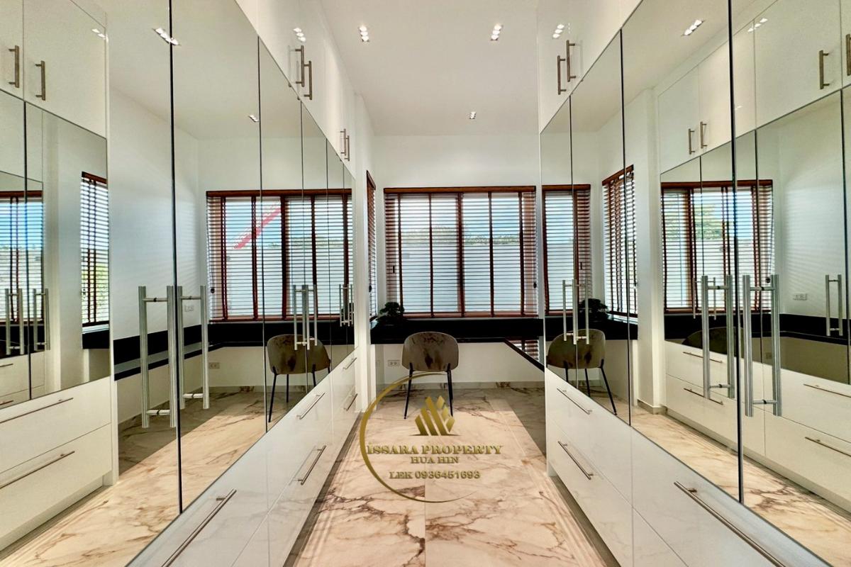 Quality Pool Villa Near Black Mountain Golf Course For Sale