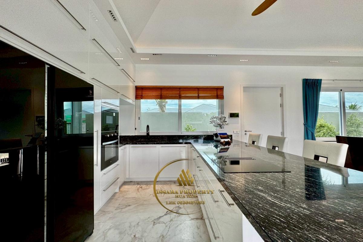 Quality Pool Villa Near Black Mountain Golf Course For Sale