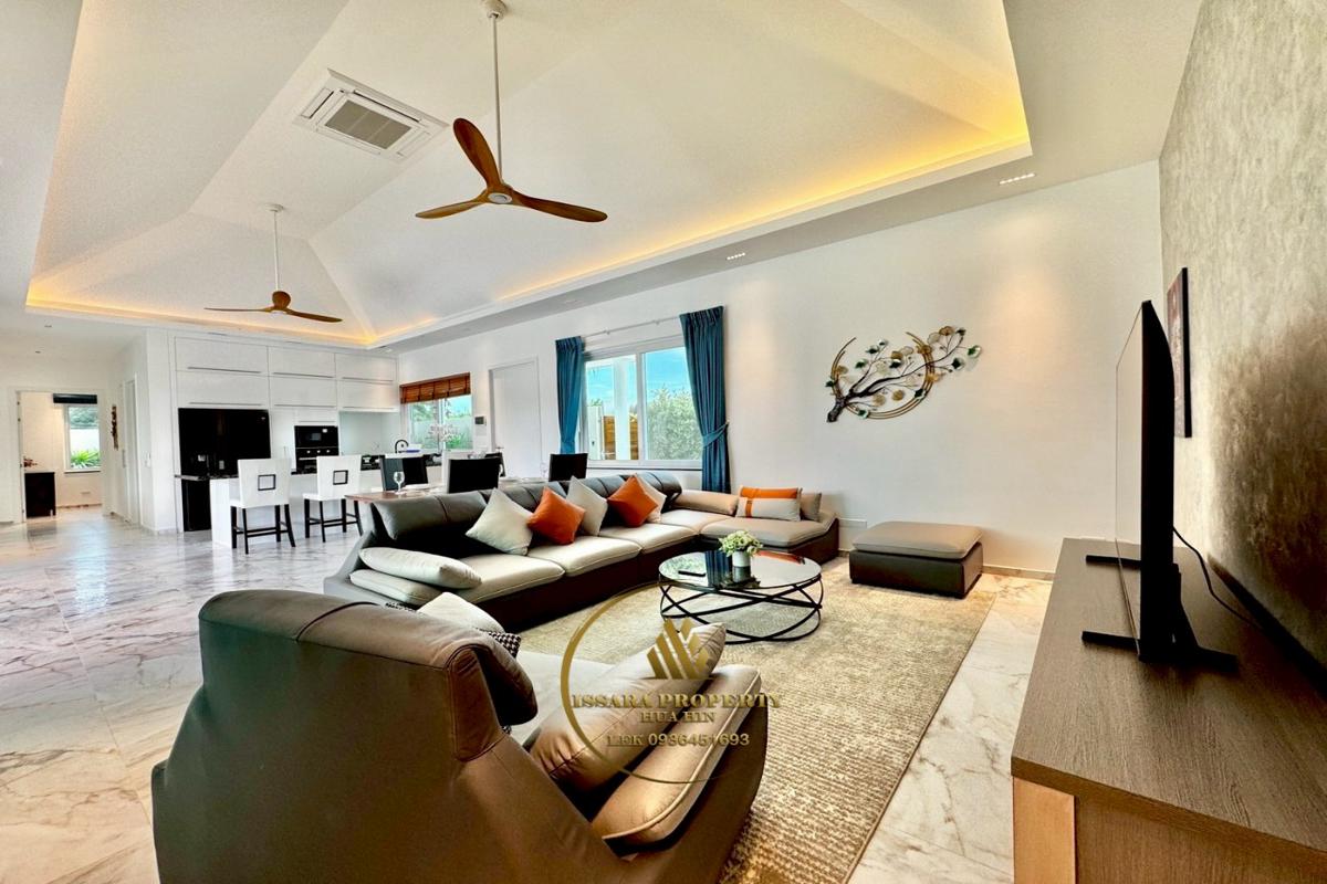 Quality Pool Villa Near Black Mountain Golf Course For Sale