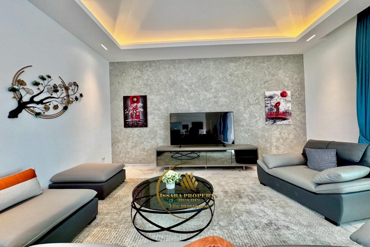 Quality Pool Villa Near Black Mountain Golf Course For Sale