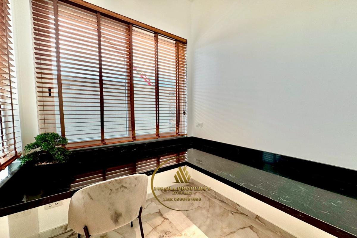 Quality Pool Villa Near Black Mountain Golf Course For Sale