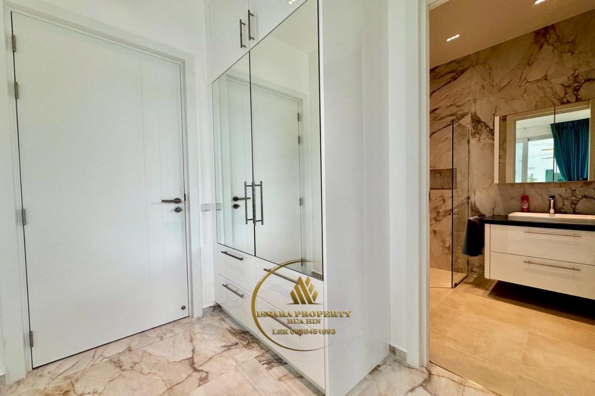 Quality Pool Villa Near Black Mountain Golf Course For Sale
