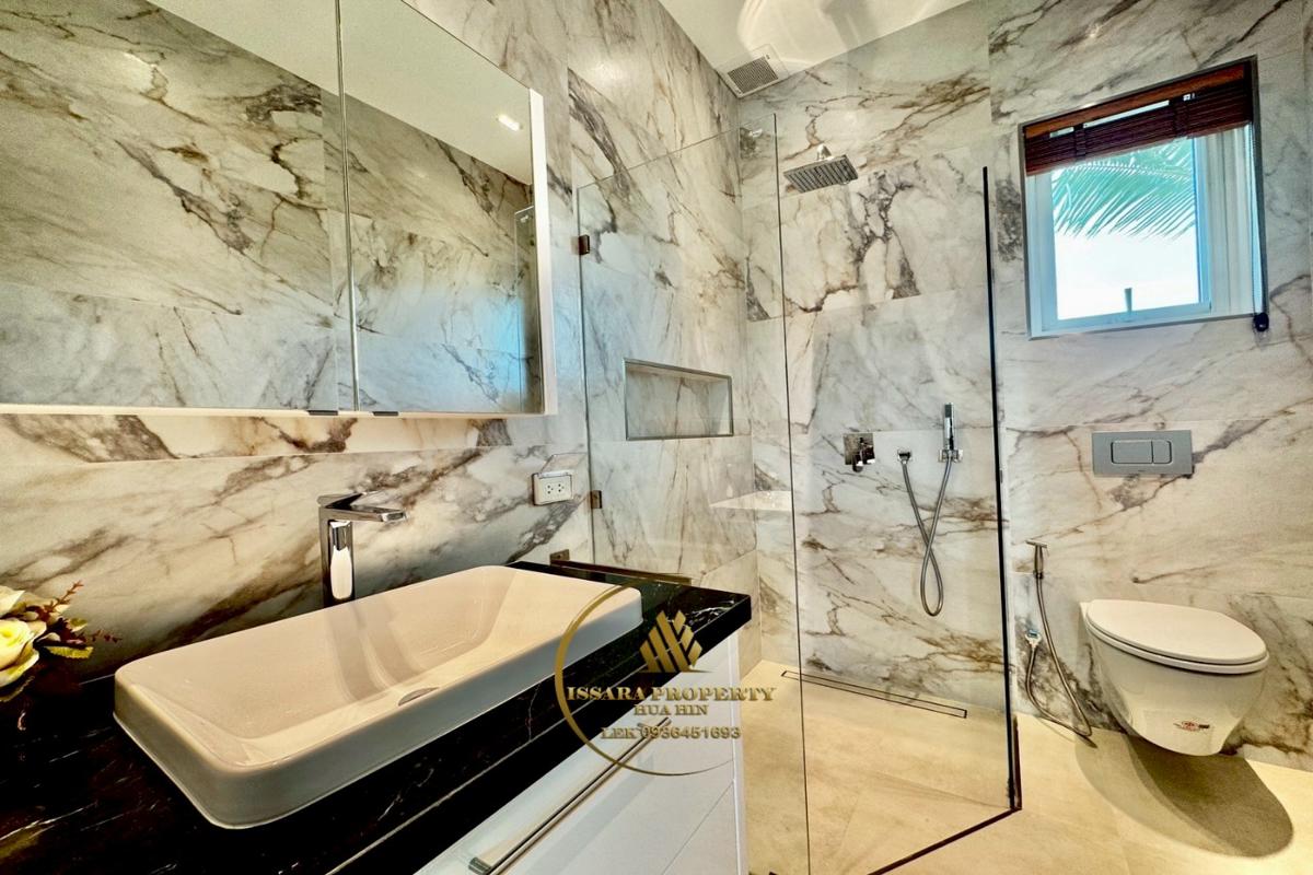Quality Pool Villa Near Black Mountain Golf Course For Sale