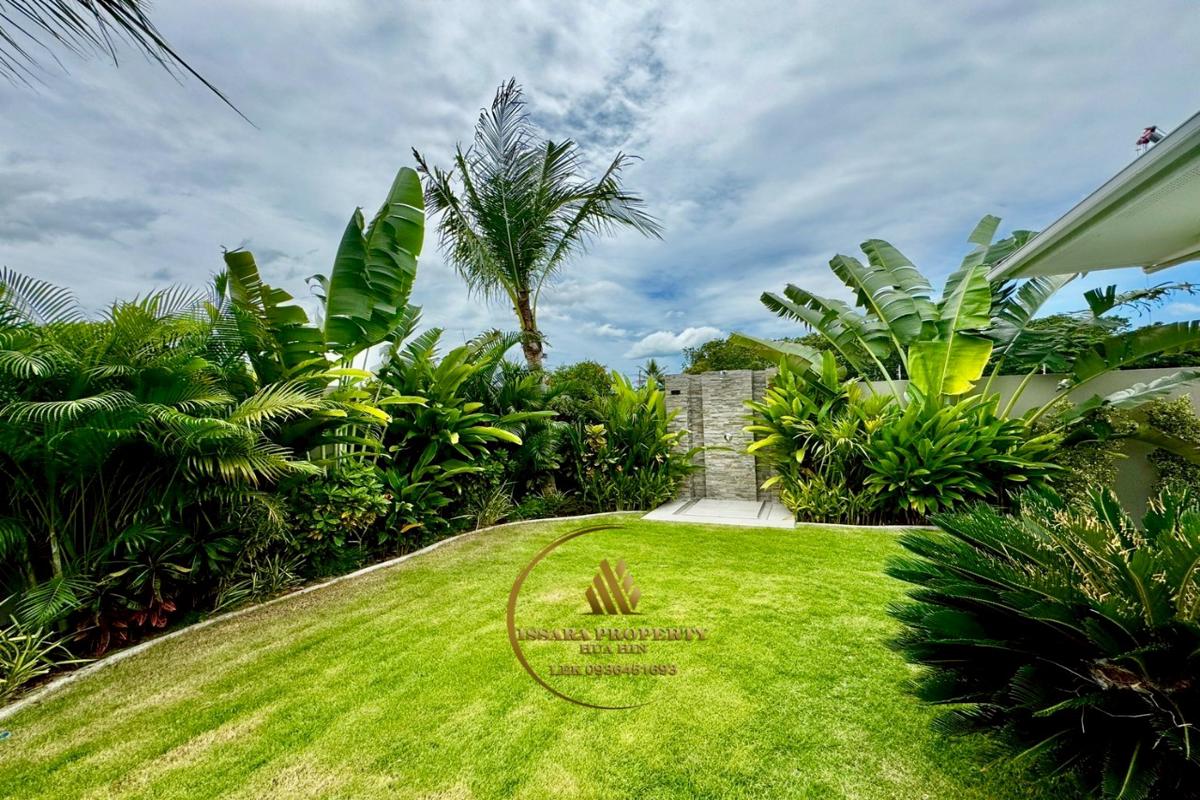 Quality Pool Villa Near Black Mountain Golf Course For Sale