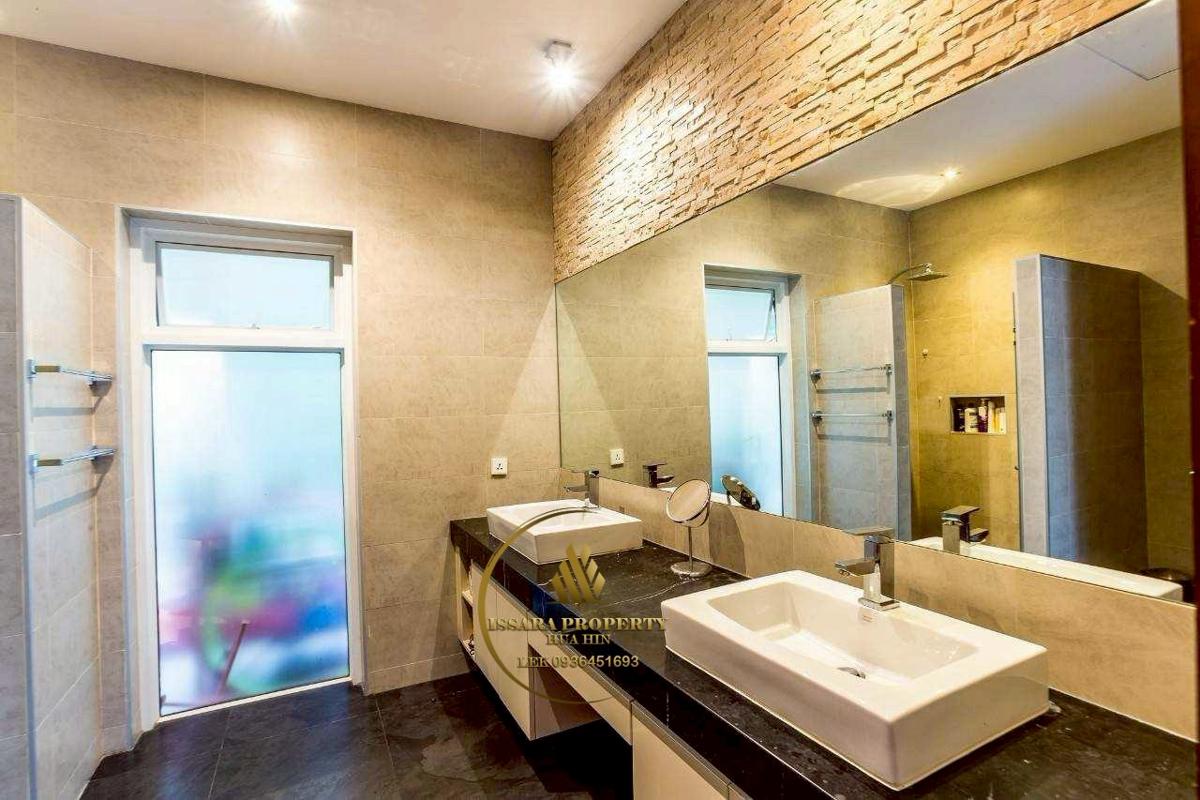 Spacious Luxury Pool Villa At Baan Ingphu Hua Hin For Sale