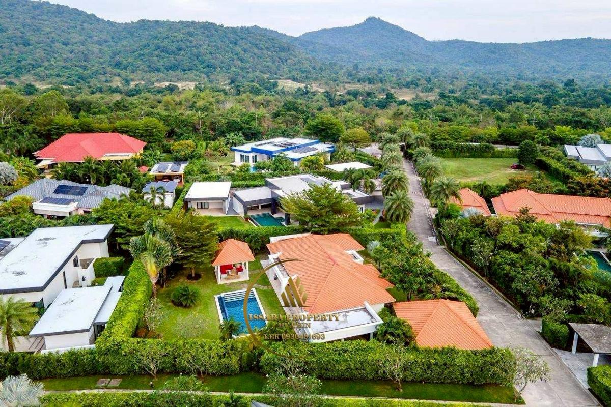 Spacious Luxury Pool Villa At Baan Ingphu Hua Hin For Sale