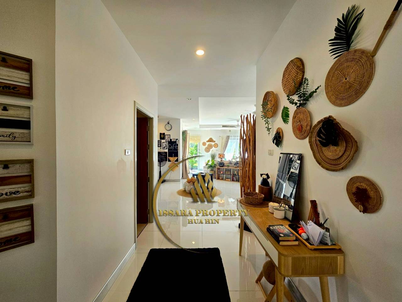 Luxury Tropical Pool Villa for Sale – Spacious Living in Prime Hua Hin Location