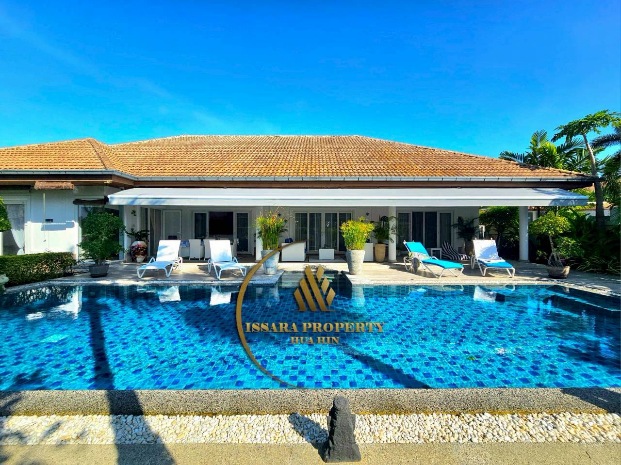 Luxury Tropical Pool Villa for Sale – Spacious Living in Prime Hua Hin Location