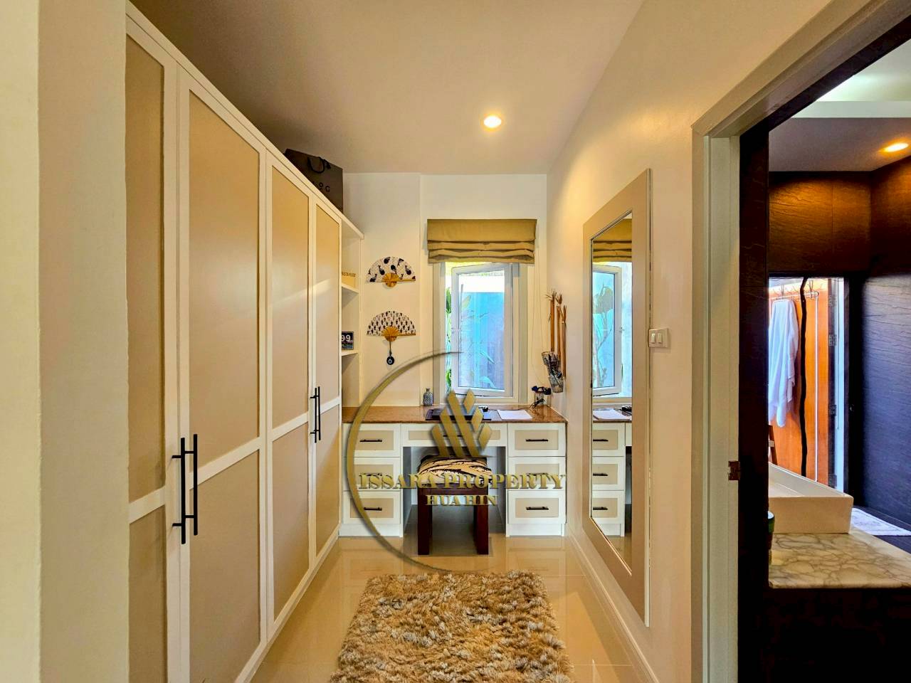 Luxury Tropical Pool Villa for Sale – Spacious Living in Prime Hua Hin Location