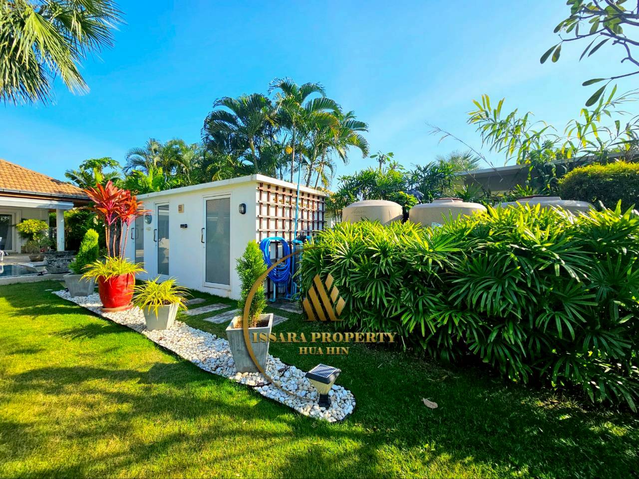 Luxury Tropical Pool Villa for Sale – Spacious Living in Prime Hua Hin Location