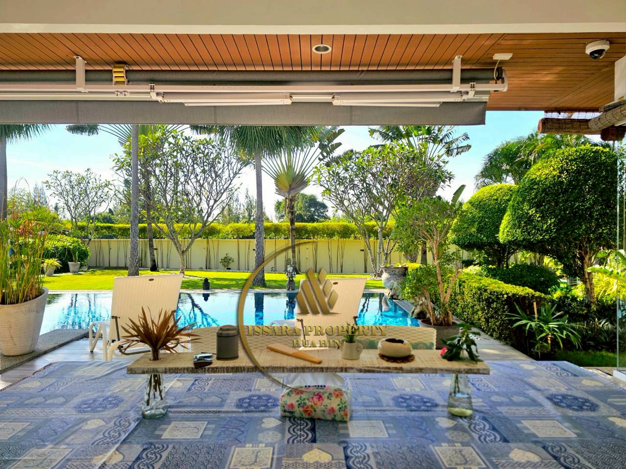 Luxury Tropical Pool Villa for Sale – Spacious Living in Prime Hua Hin Location