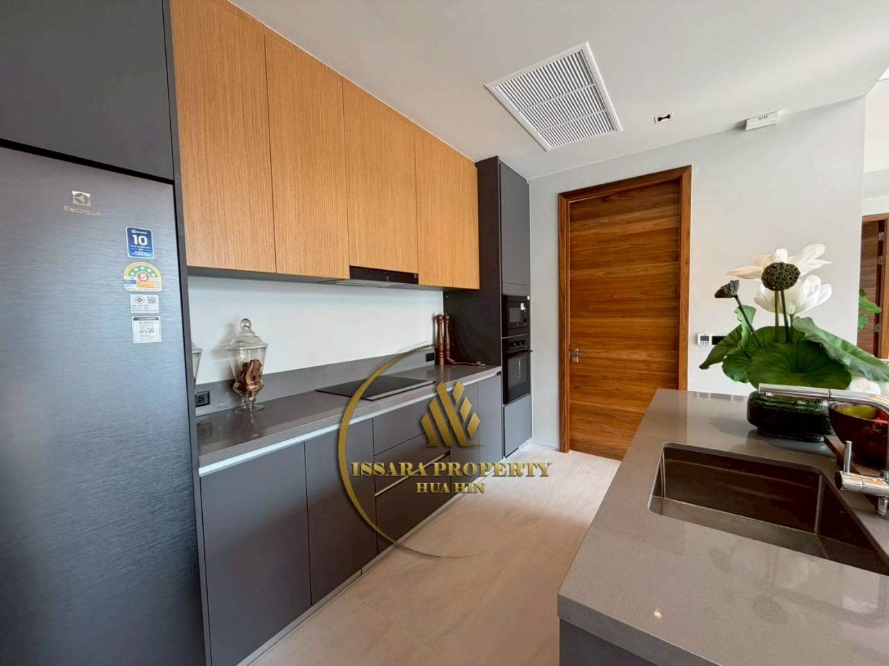 https://star-property-huahin.com/property/exclusive-modern-loft-pool-villa-with-mountain-views-hua-hin-soi-126/