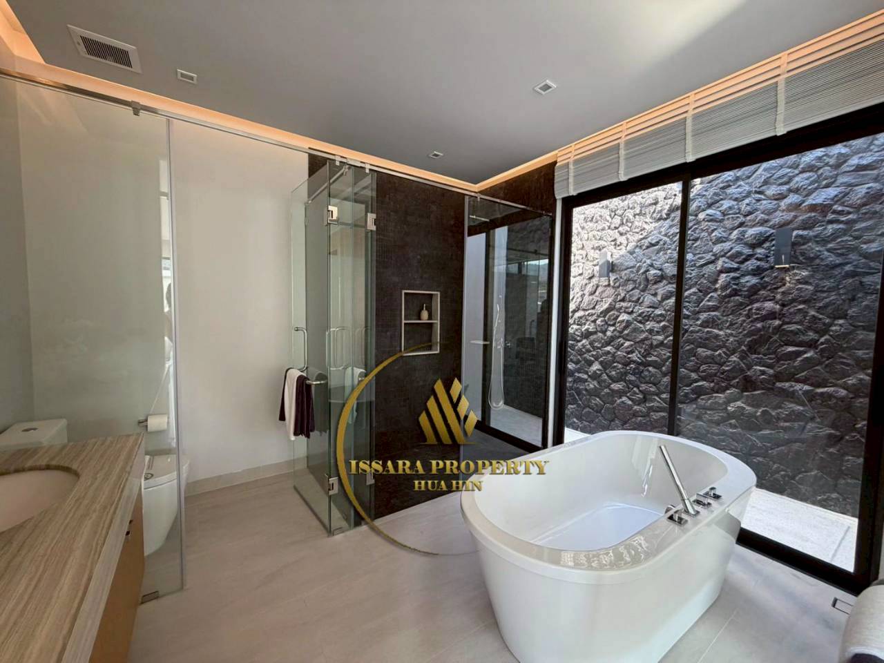 https://star-property-huahin.com/property/exclusive-modern-loft-pool-villa-with-mountain-views-hua-hin-soi-126/