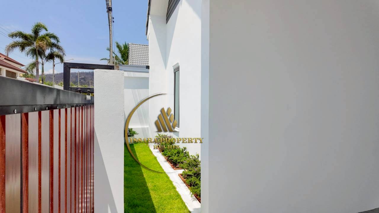 Charming Pool Villa in Prime Hua Hin Location – Soi 102 For Sale