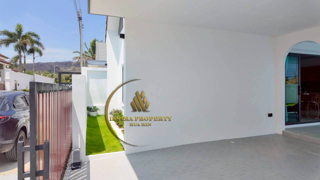 Charming Pool Villa in Prime Hua Hin Location – Soi 102 For Sale