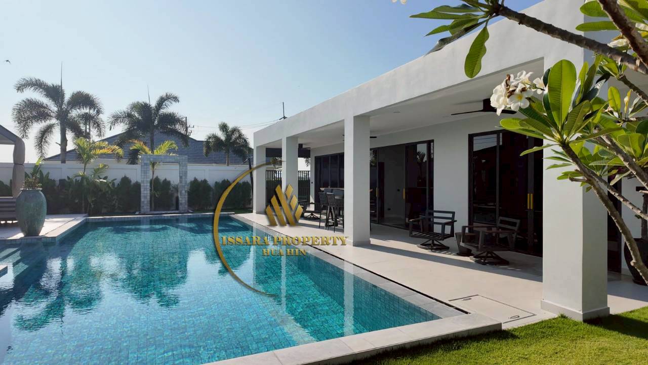 Elegant 5 Bedrooms Luxury Pool Villa with Separate Guest House On Large 1,000 SQM Plot