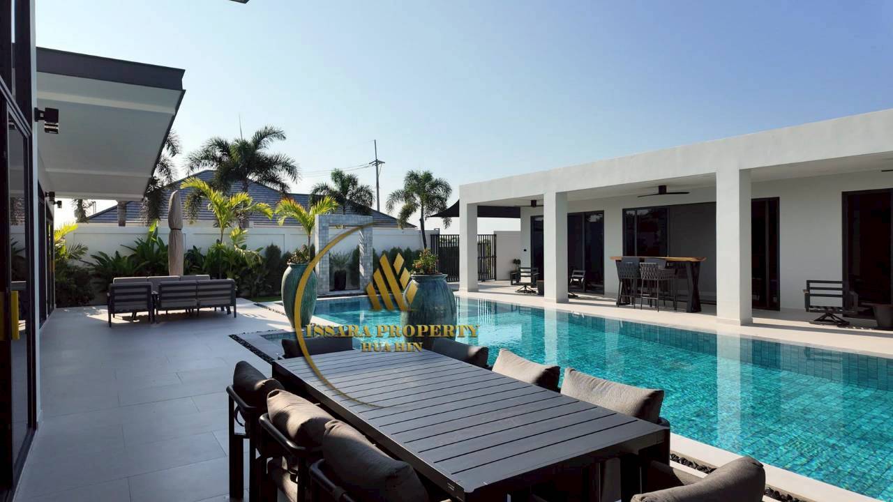 Elegant 5 Bedrooms Luxury Pool Villa with Separate Guest House On Large 1,000 SQM Plot