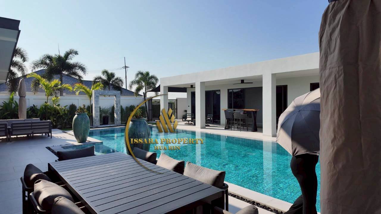 Elegant 5 Bedrooms Luxury Pool Villa with Separate Guest House On Large 1,000 SQM Plot
