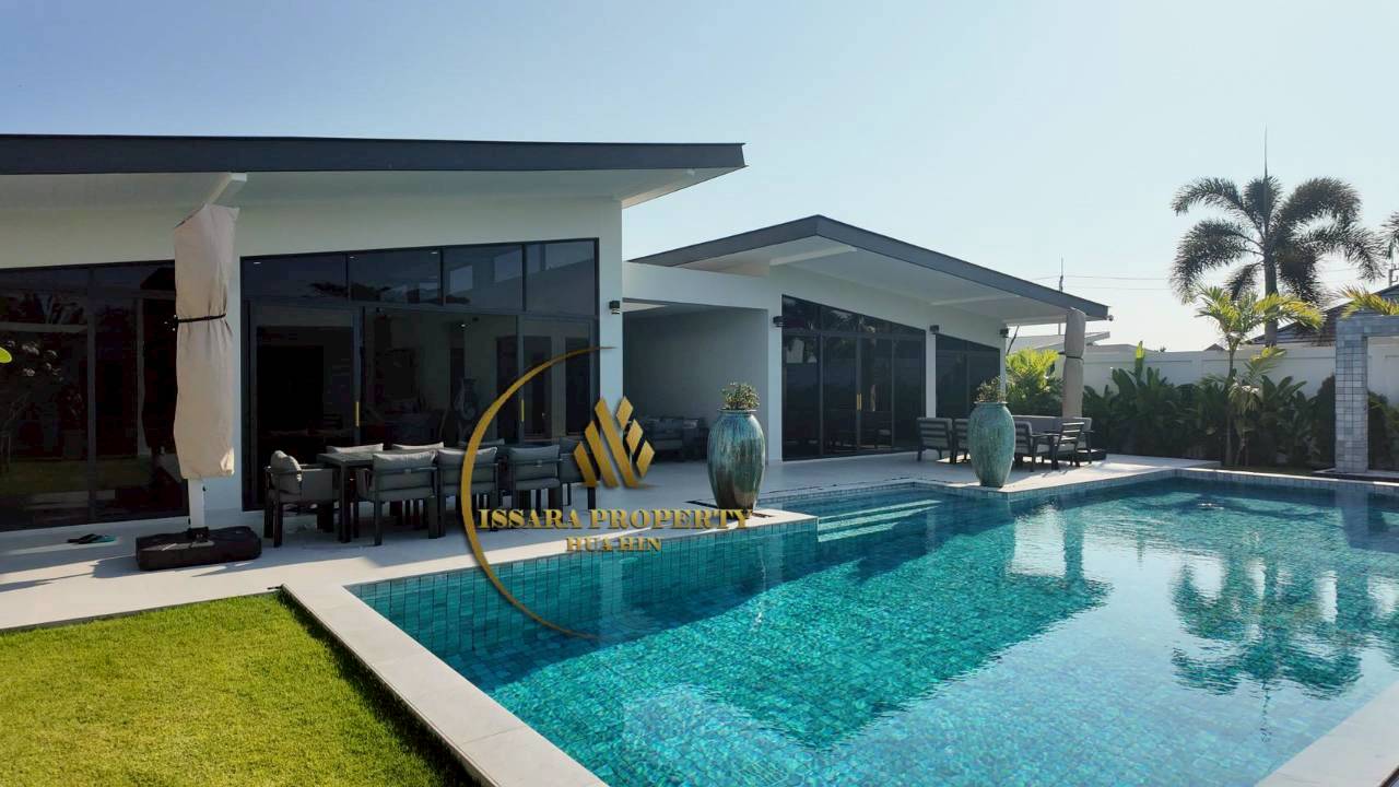 Elegant 5 Bedrooms Luxury Pool Villa with Separate Guest House On Large 1,000 SQM Plot