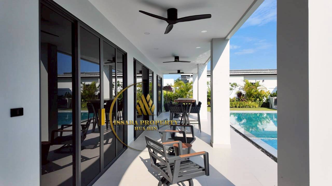 Elegant 5 Bedrooms Luxury Pool Villa with Separate Guest House On Large 1,000 SQM Plot