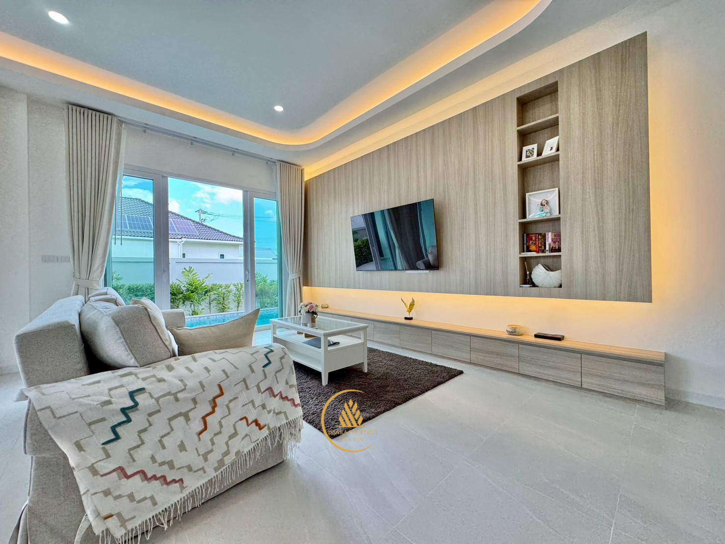 Modern Luxury Pool Villa Spacious Living in Hua Hin Soi 88 For Sale
