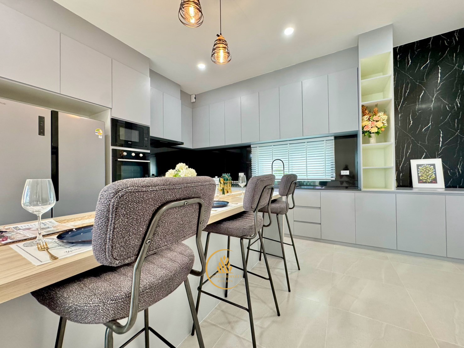 Modern Luxury Pool Villa Spacious Living in Hua Hin Soi 88 For Sale