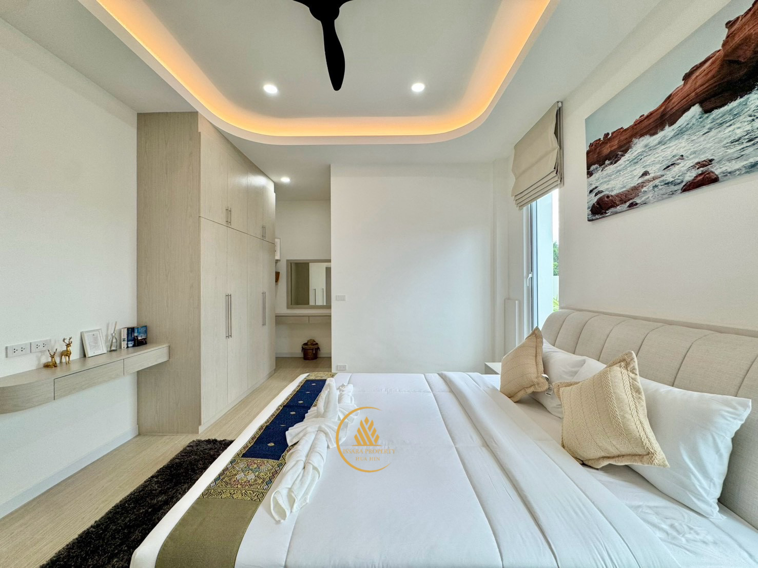 Modern Luxury Pool Villa Spacious Living in Hua Hin Soi 88 For Sale