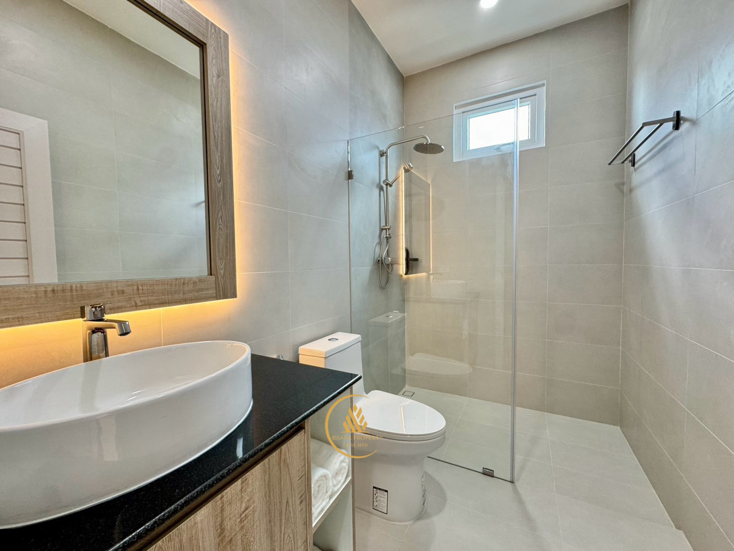 Modern Luxury Pool Villa Spacious Living in Hua Hin Soi 88 For Sale