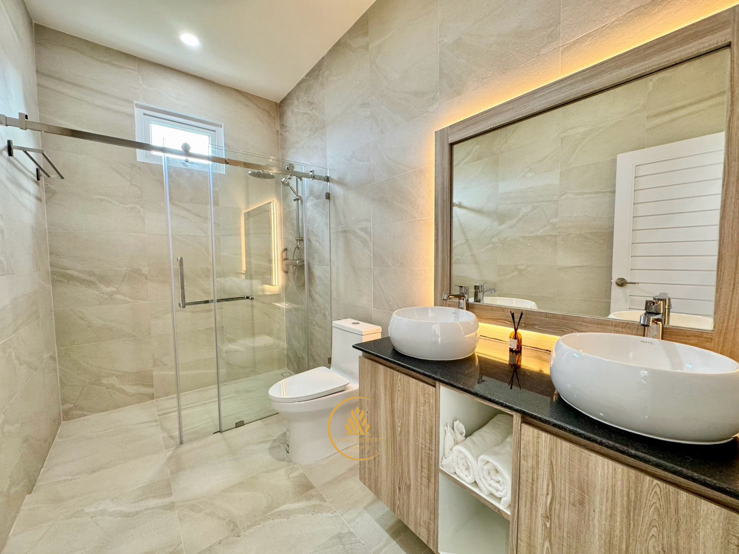 Modern Luxury Pool Villa Spacious Living in Hua Hin Soi 88 For Sale