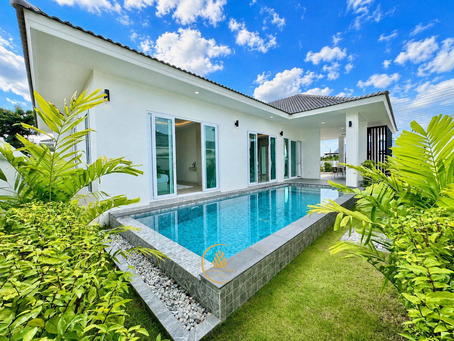 Modern Luxury Pool Villa Spacious Living in Hua Hin Soi 88 For Sale